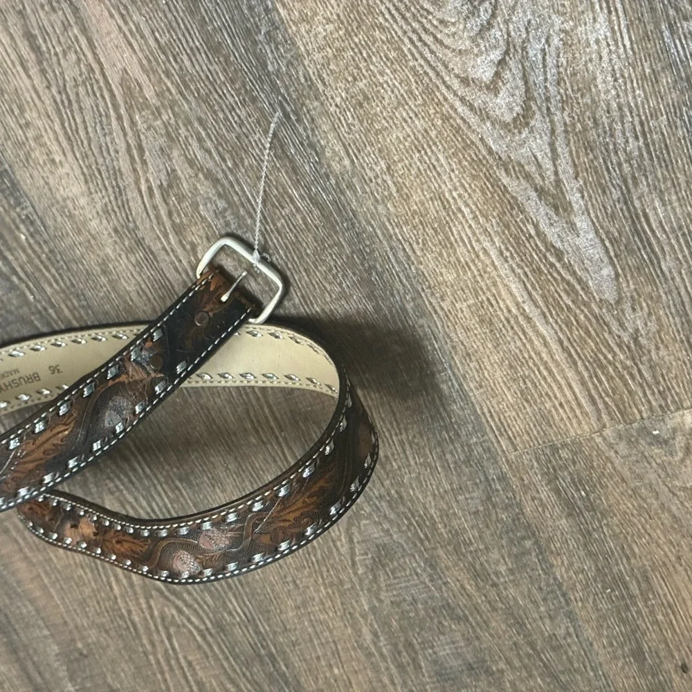 Brushy Creek M (36) NWT (partial) Cowhide vintage western Belt with Silver studs - Picture 13 of 14